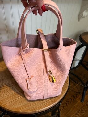 Classic Pebbled Leather Tote Bag in Light Pink